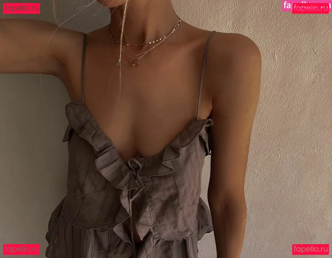 Nicola Hughes Onlyfans Photo Gallery 