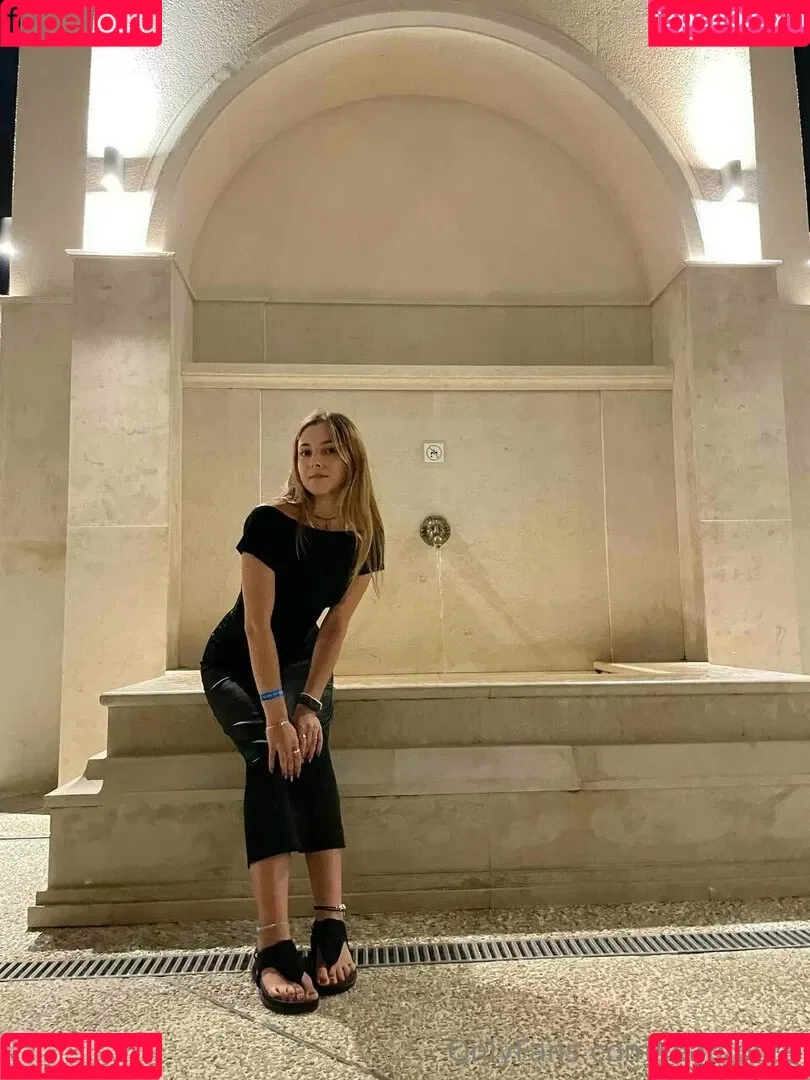 leamoore Onlyfans Photo Gallery 