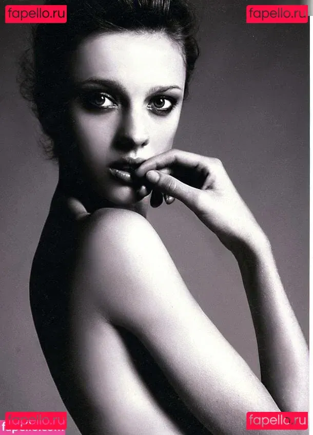 Bar Paly Onlyfans Photo Gallery 