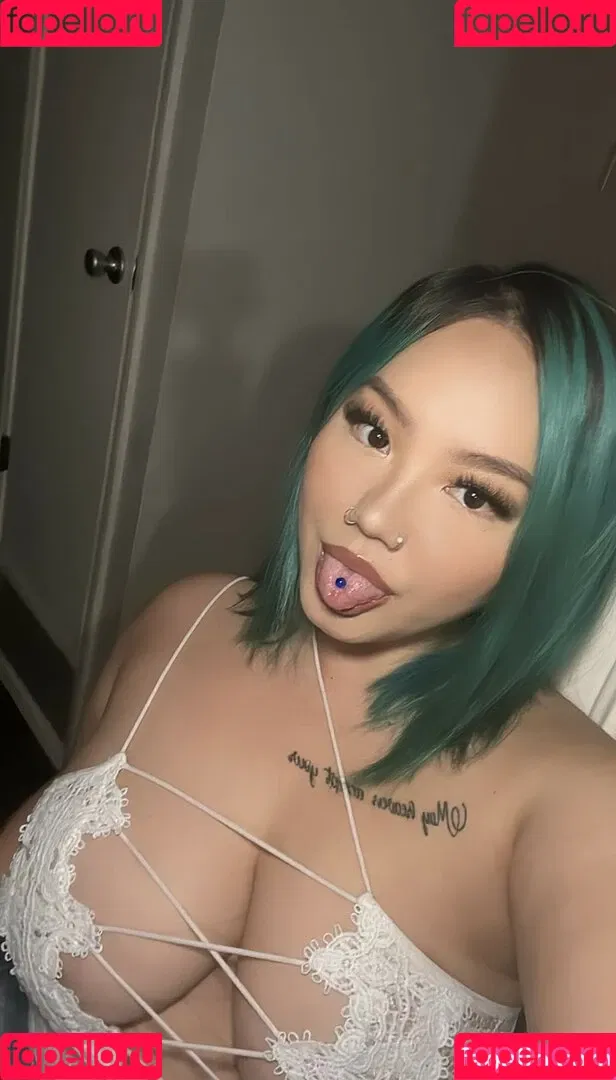 Valentine Thao Onlyfans Photo Gallery 