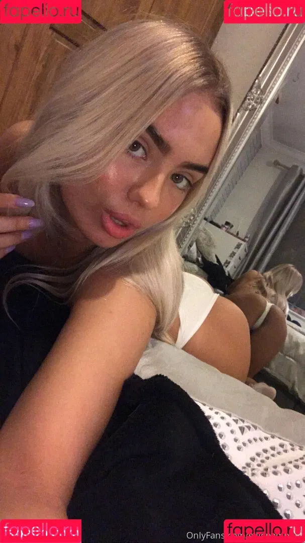 Ellie Pembury Onlyfans Photo Gallery 