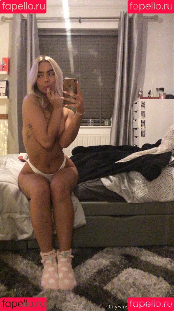 Ellie Pembury Onlyfans Photo Gallery 