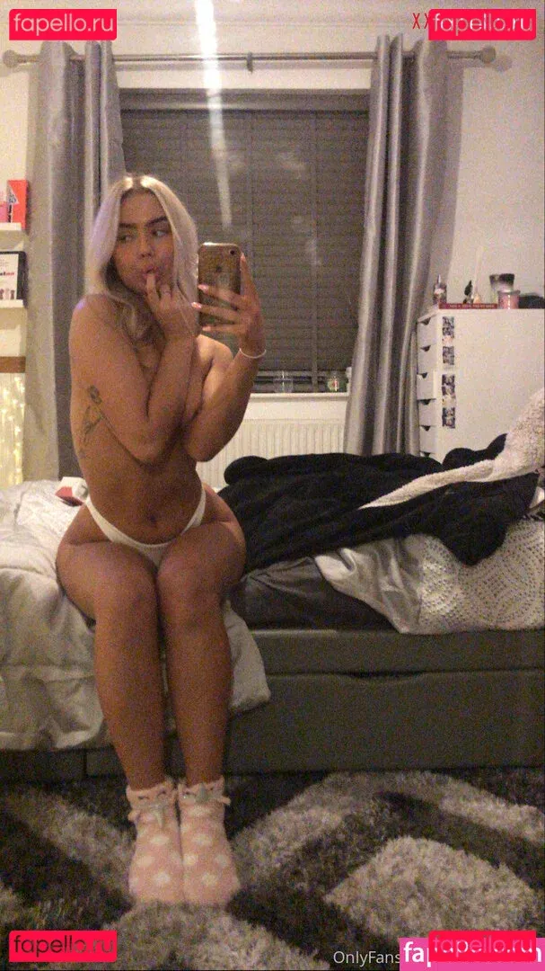 Ellie Pembury Onlyfans Photo Gallery 