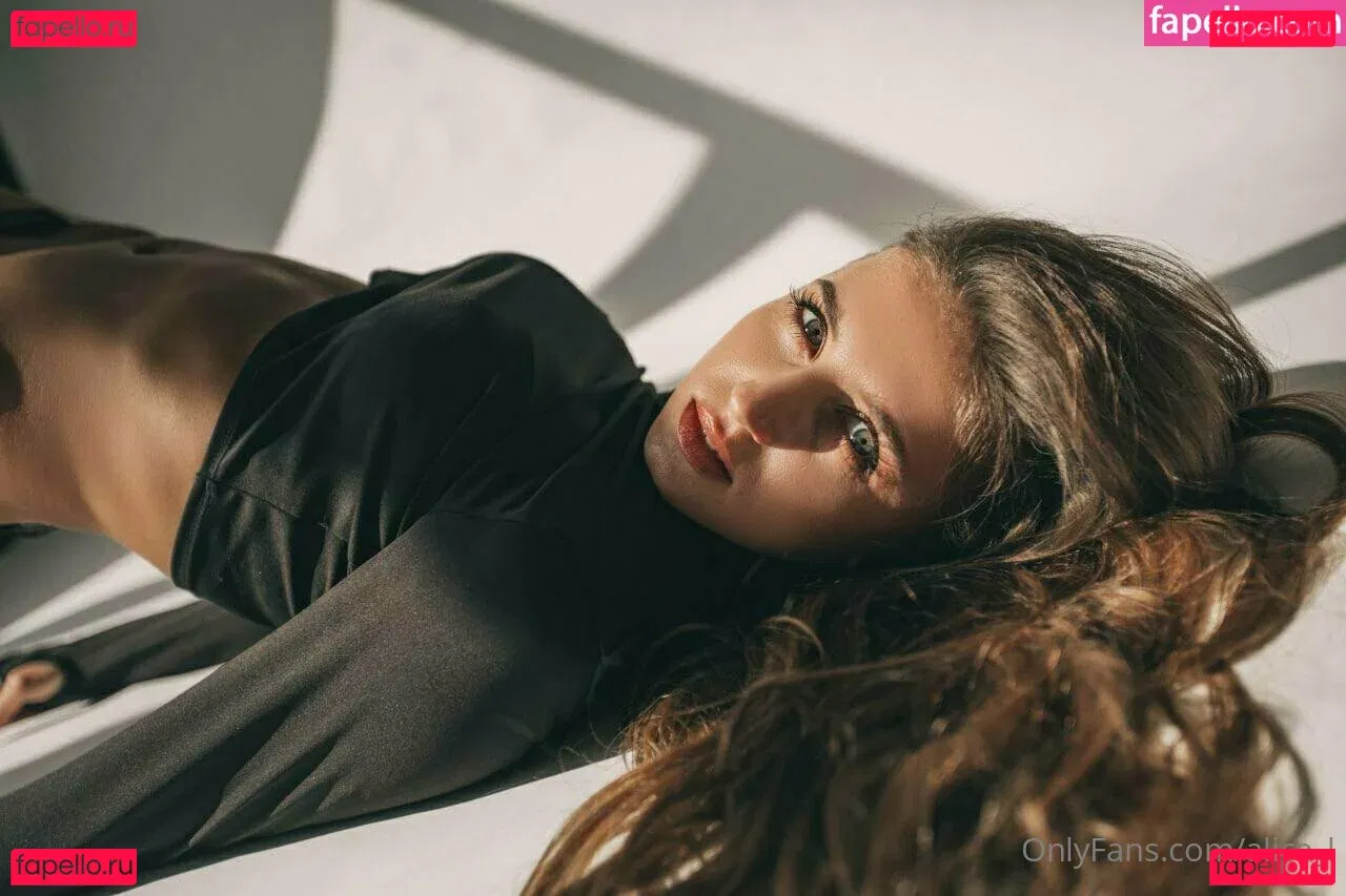 alice_l Onlyfans Photo Gallery 