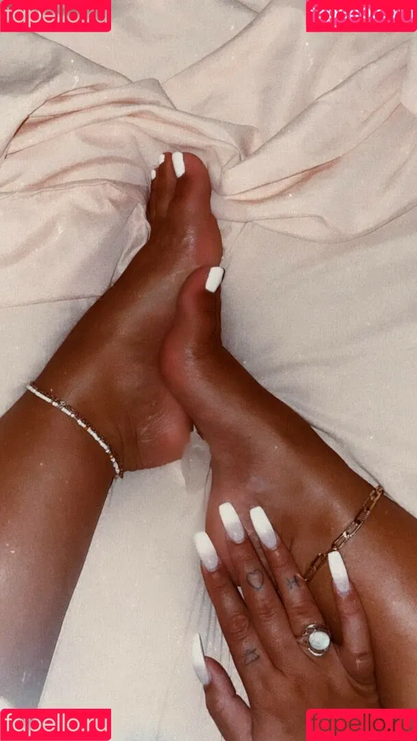 MiMiko Divine Onlyfans Photo Gallery 