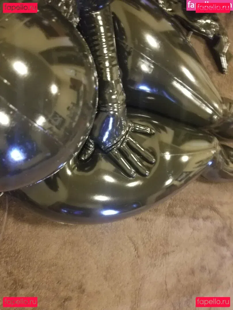 nami_latex Onlyfans Photo Gallery 