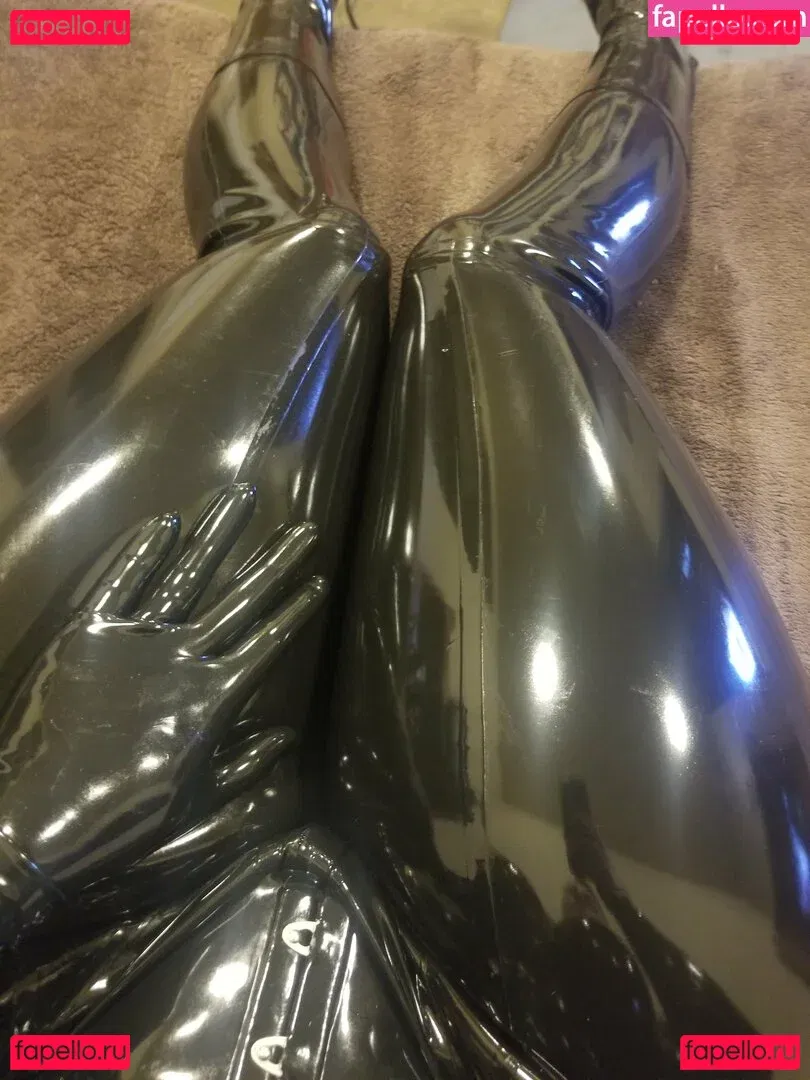 nami_latex Onlyfans Photo Gallery 