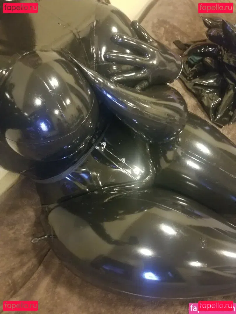 nami_latex Onlyfans Photo Gallery 