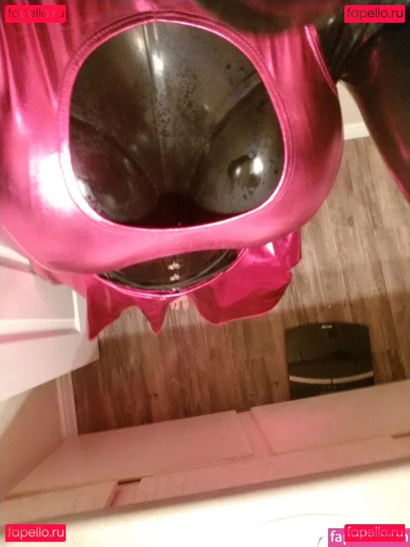 nami_latex Onlyfans Photo Gallery 