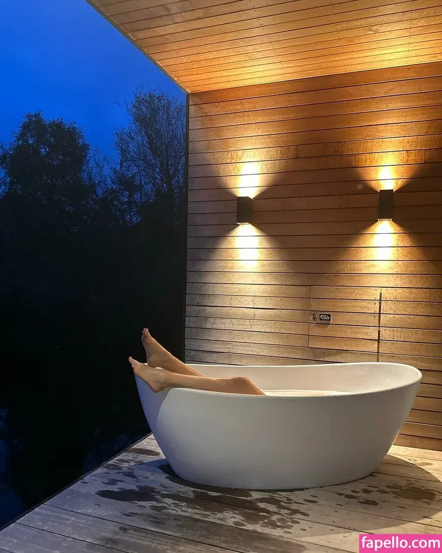 Joann Van Den Herik Onlyfans Photo Gallery 