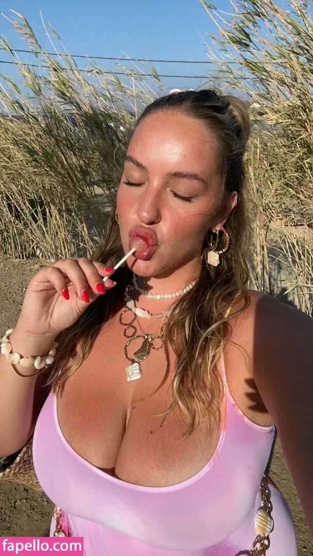 Joann Van Den Herik Onlyfans Photo Gallery 