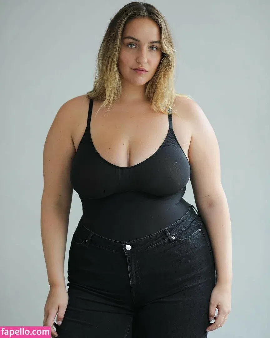 Joann Van Den Herik Onlyfans Photo Gallery 