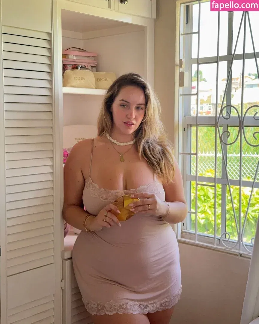 Joann Van Den Herik Onlyfans Photo Gallery 