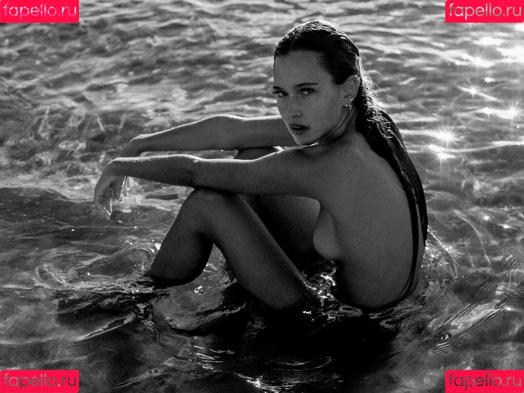 Isabelle Mathers Onlyfans Photo Gallery 