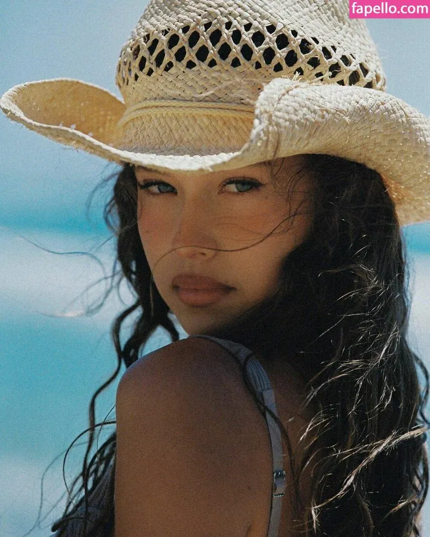 Isabelle Mathers Onlyfans Photo Gallery 