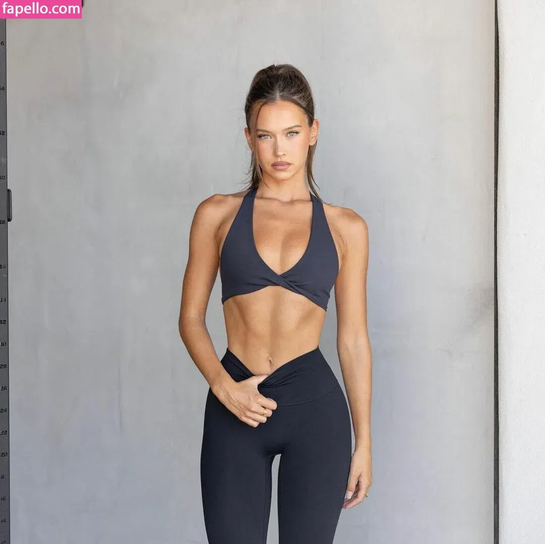 Isabelle Mathers Onlyfans Photo Gallery 