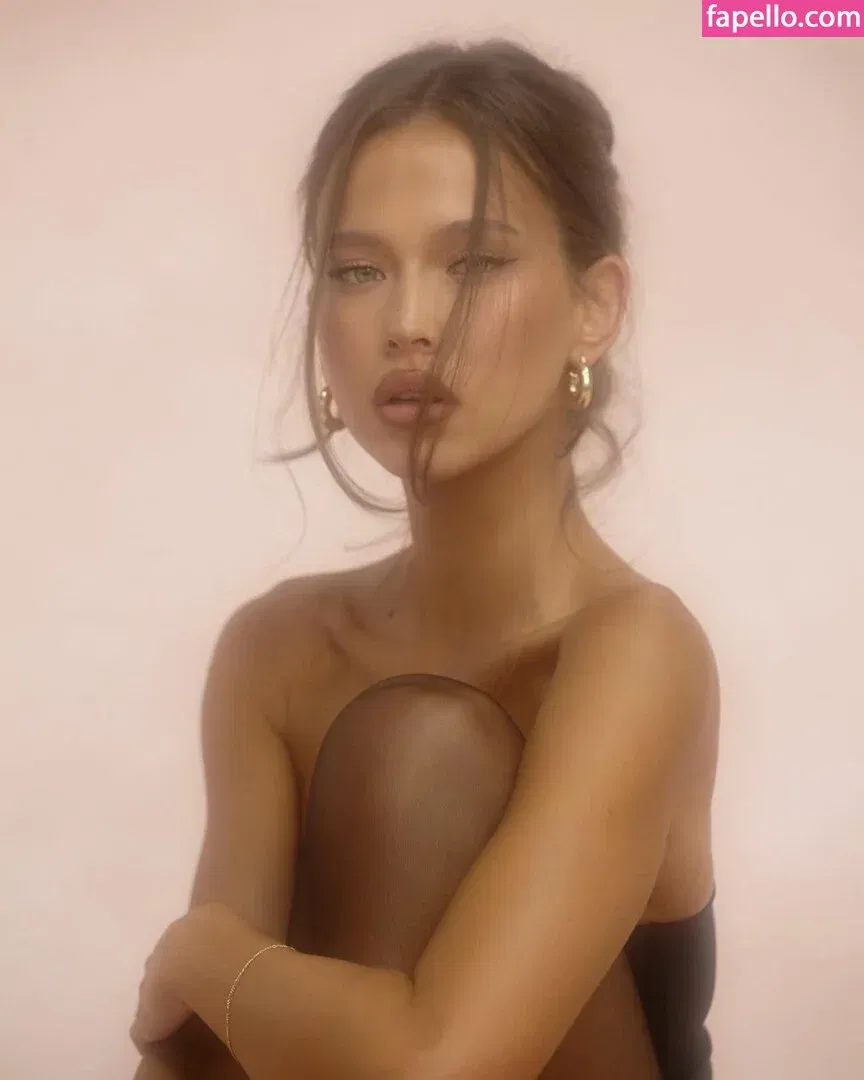 Isabelle Mathers Onlyfans Photo Gallery 