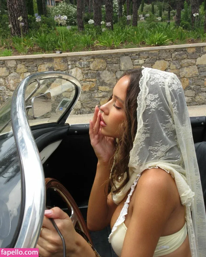 Isabelle Mathers Onlyfans Photo Gallery 