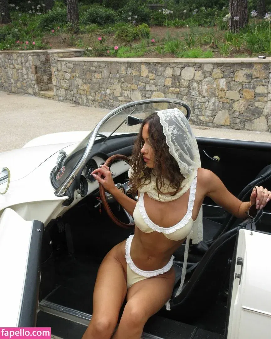 Isabelle Mathers Onlyfans Photo Gallery 