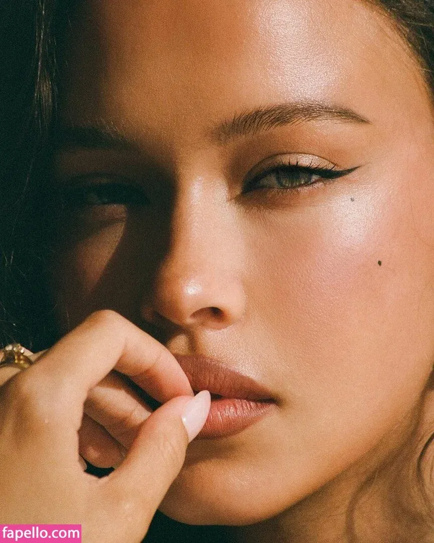 Isabelle Mathers Onlyfans Photo Gallery 