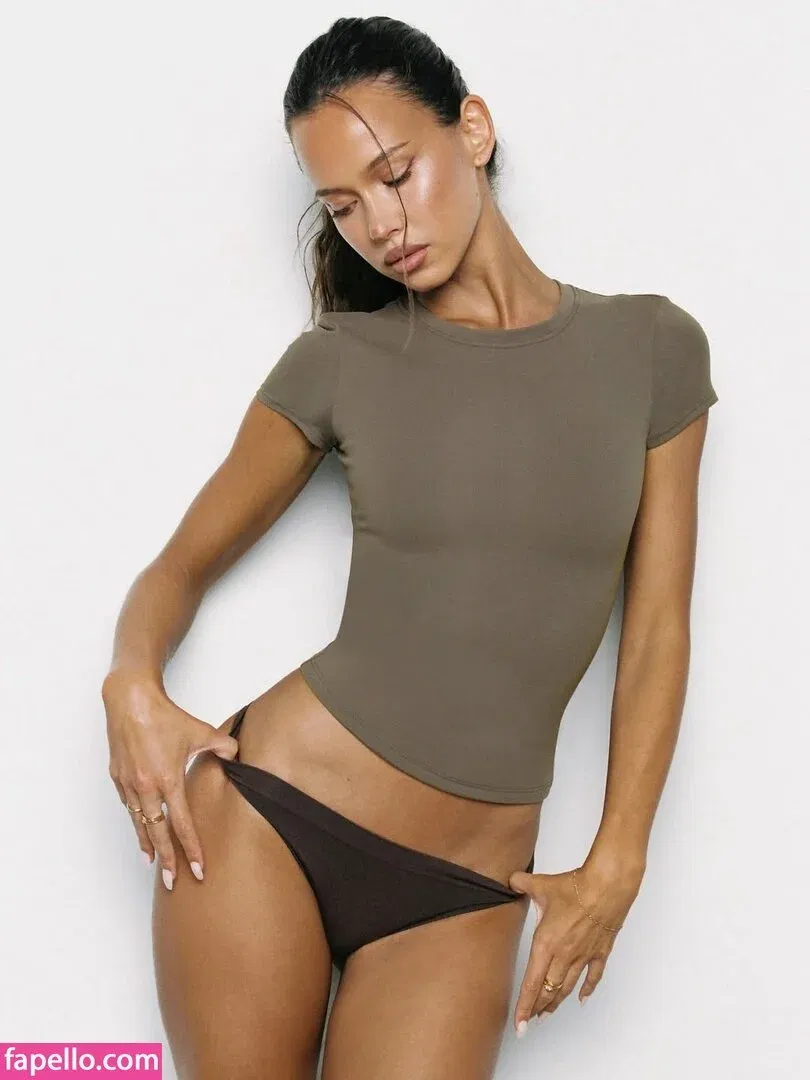 Isabelle Mathers Onlyfans Photo Gallery 