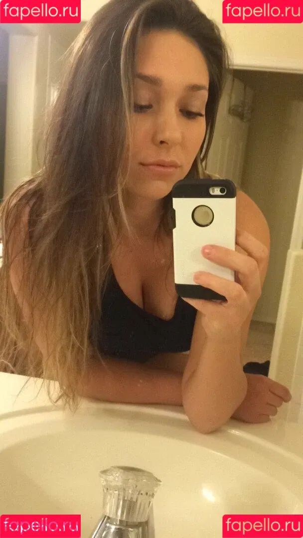Erin Ashford Onlyfans Photo Gallery 