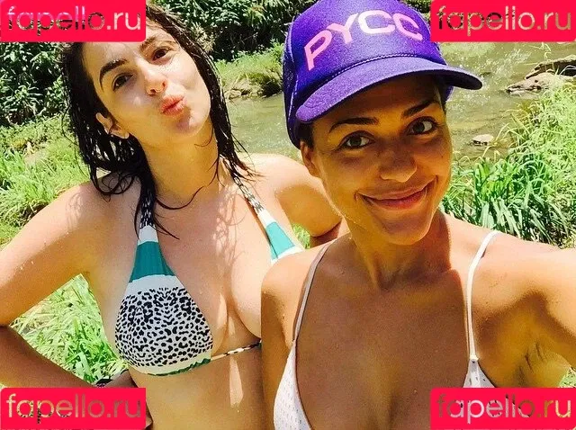 Alanna Masterson Onlyfans Photo Gallery 