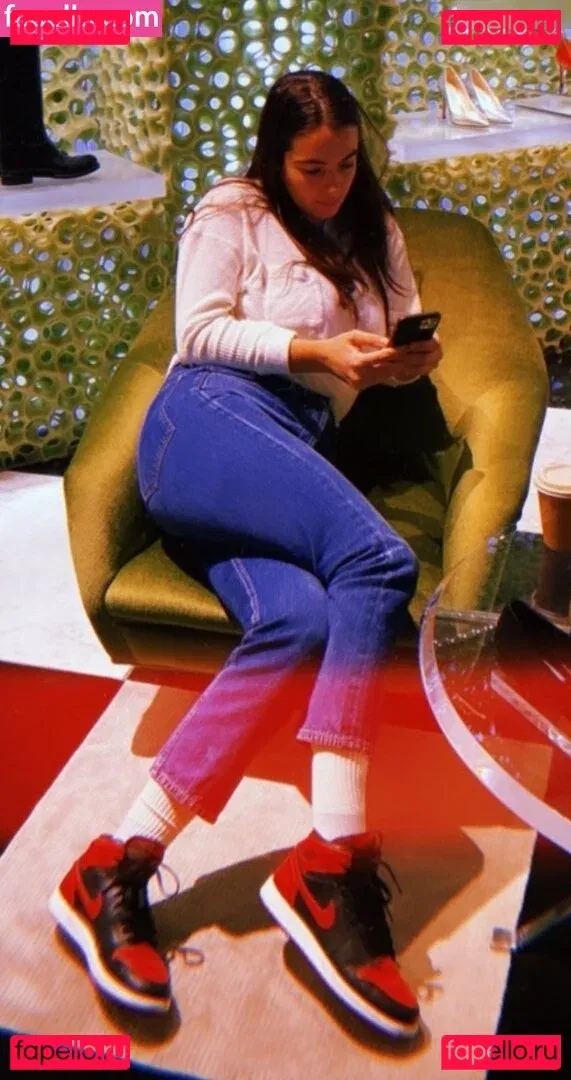 Alanna Masterson Onlyfans Photo Gallery 