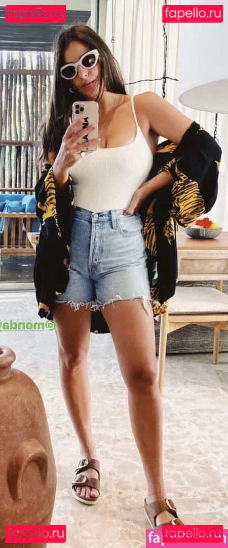 Alanna Masterson Onlyfans Photo Gallery 