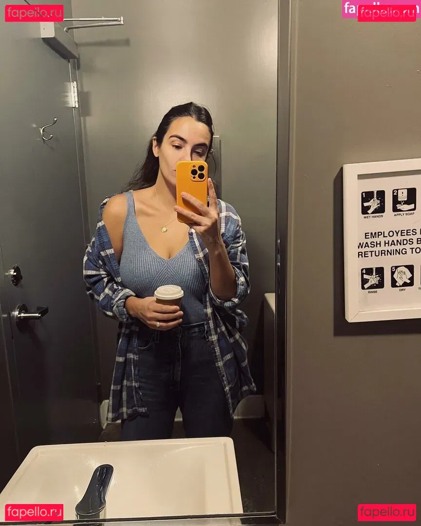 Alanna Masterson Onlyfans Photo Gallery 