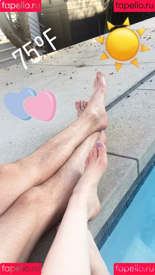 Emily Kinney Onlyfans Photo Gallery 