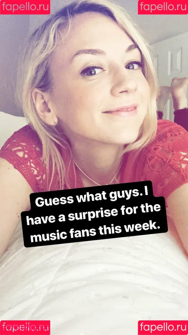 Emily Kinney Onlyfans Photo Gallery 