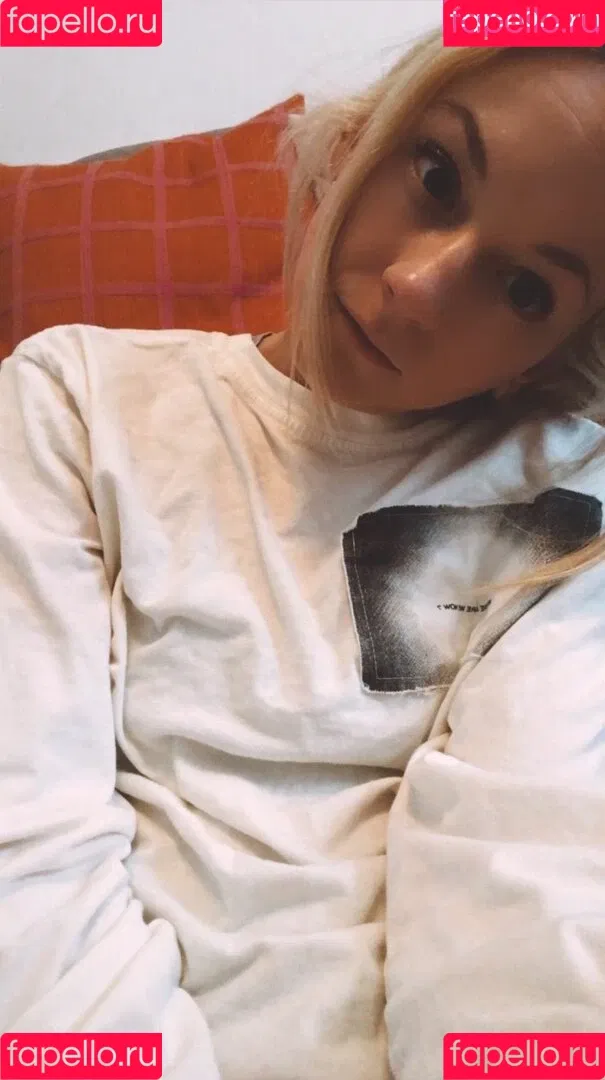 Emily Kinney Onlyfans Photo Gallery 