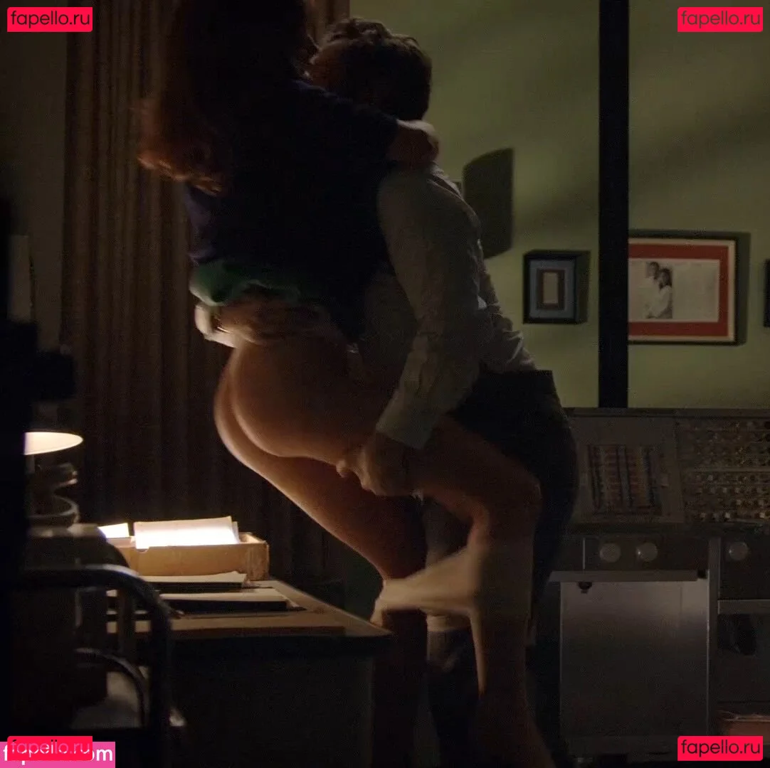 Emily Kinney Onlyfans Photo Gallery 