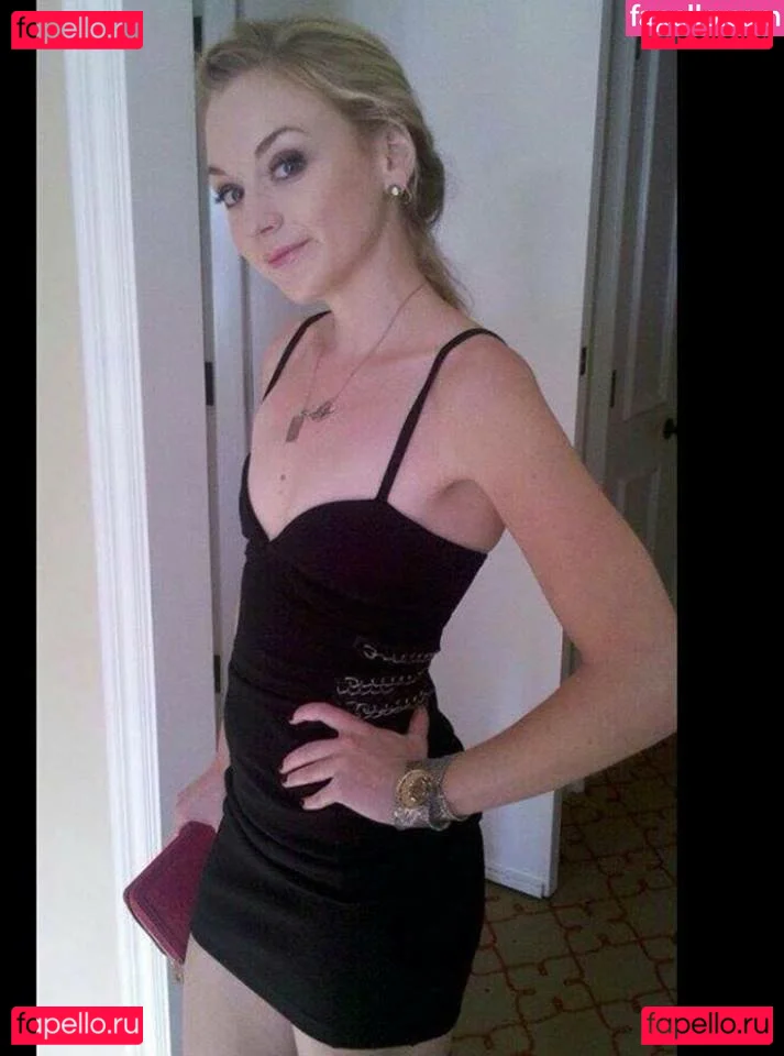 Emily Kinney Onlyfans Photo Gallery 