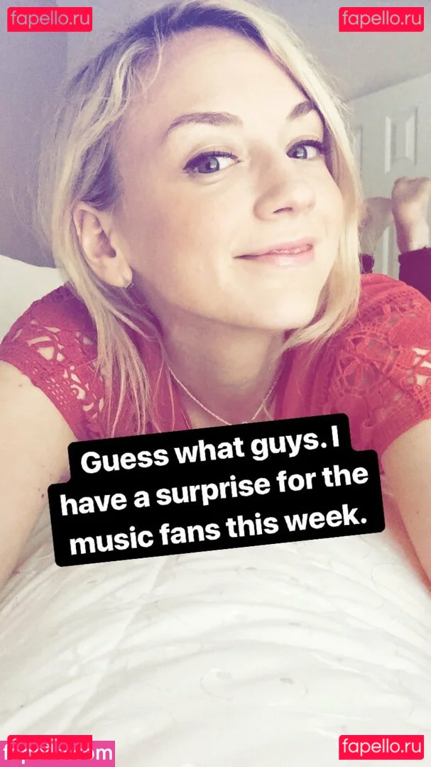 Emily Kinney Onlyfans Photo Gallery 