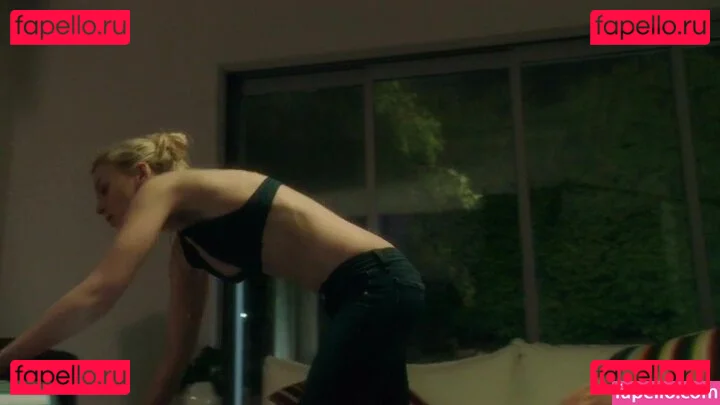 Emily Kinney Onlyfans Photo Gallery 