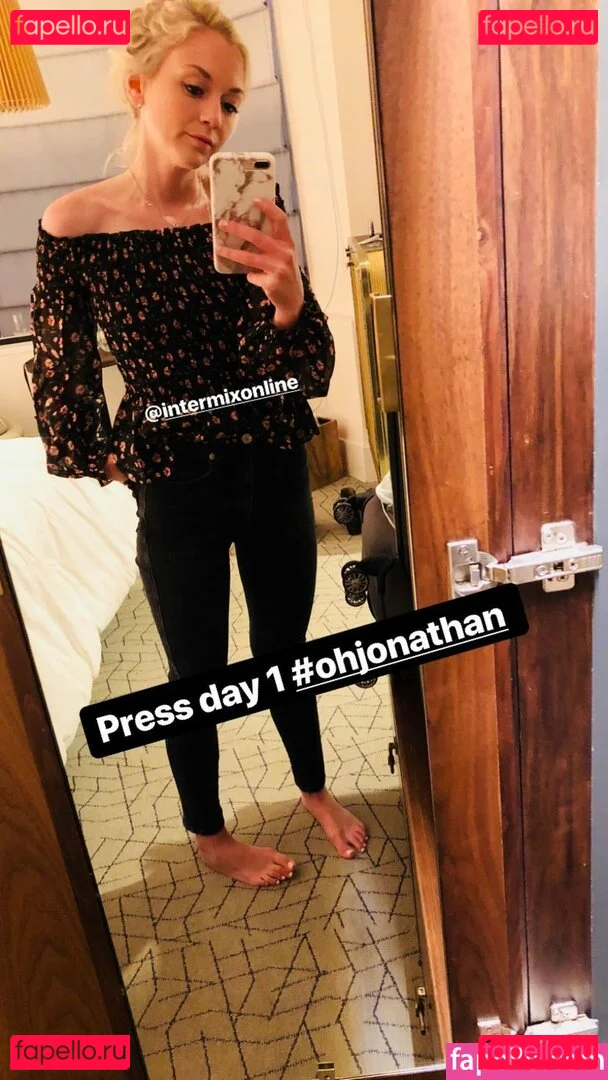 Emily Kinney Onlyfans Photo Gallery 