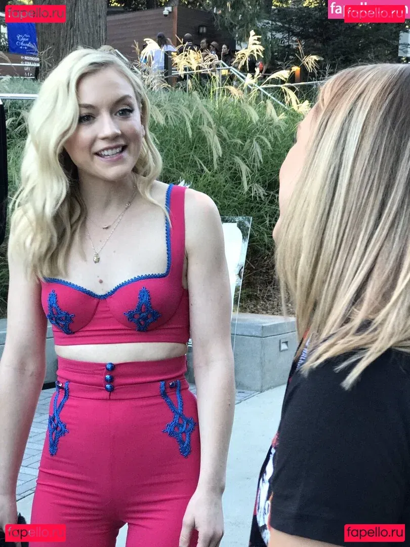 Emily Kinney Onlyfans Photo Gallery 