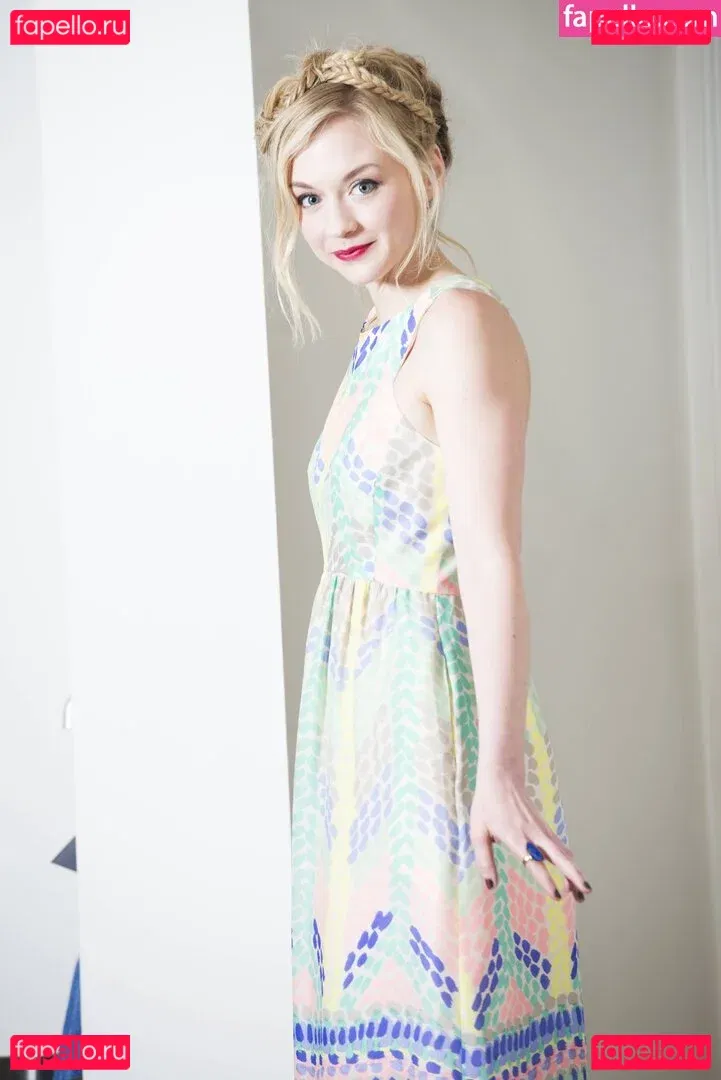 Emily Kinney Onlyfans Photo Gallery 