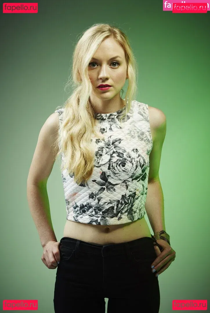 Emily Kinney Onlyfans Photo Gallery 