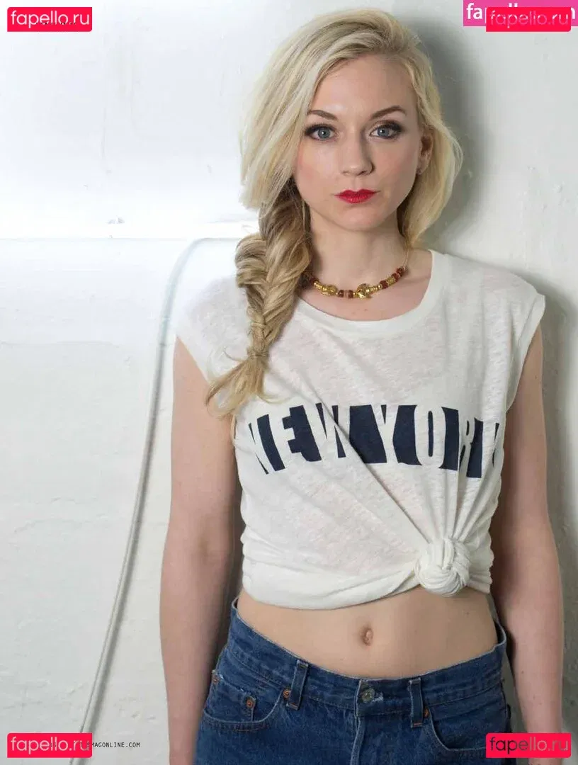Emily Kinney Onlyfans Photo Gallery 