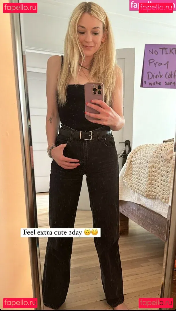 Emily Kinney Onlyfans Photo Gallery 