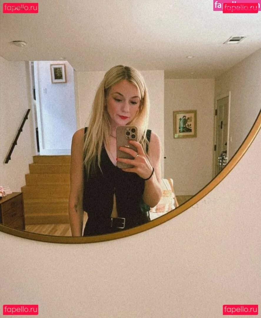 Emily Kinney Onlyfans Photo Gallery 