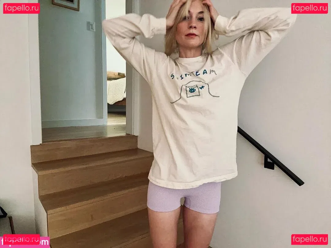 Emily Kinney Onlyfans Photo Gallery 