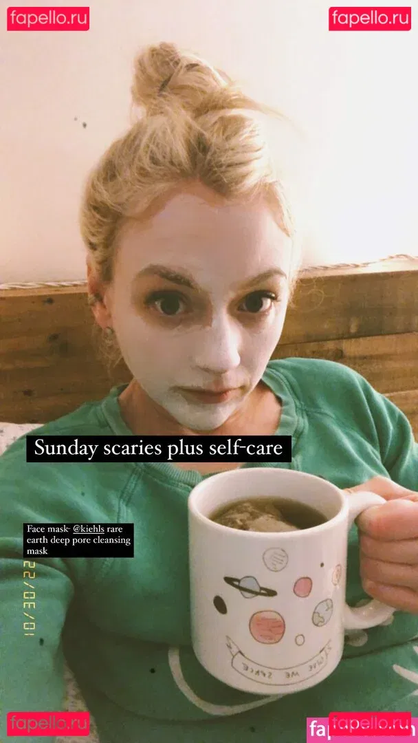 Emily Kinney Onlyfans Photo Gallery 