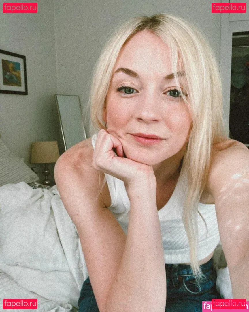 Emily Kinney Onlyfans Photo Gallery 