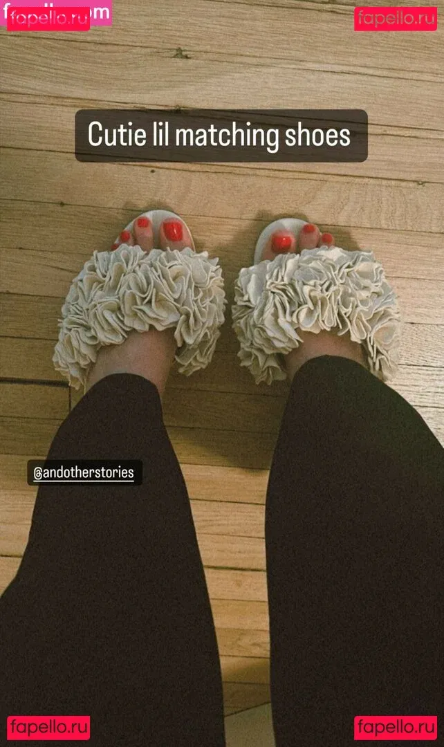 Emily Kinney Onlyfans Photo Gallery 