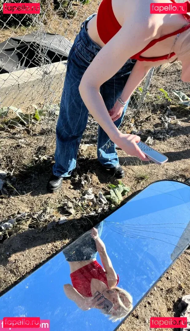 Emily Kinney Onlyfans Photo Gallery 