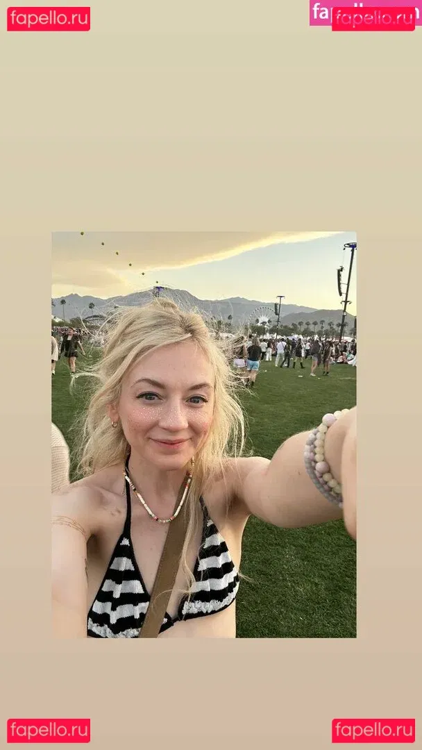 Emily Kinney Onlyfans Photo Gallery 